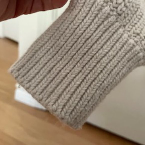 Abercrombie and Fitch XS Crop top Oatmeal - Picture 6 of 10